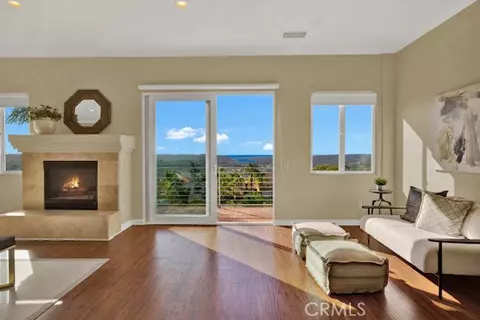 Living - 3313 Cabo Ct, Carlsbad, CA 92009 photo 1 of 3