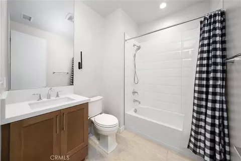 Bath - 438 Sycamore, Montebello, CA 90640 photo 4 of 4
