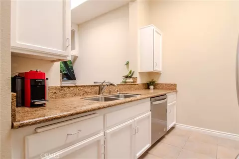 Kitchen - 5744 E Creekside #21, Orange, CA 92869 photo 4 of 5