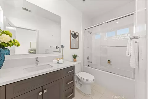 Bath - 129 Terrapin, Irvine, CA 92618 photo 6 of 6