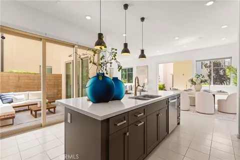 Kitchen - 129 Terrapin, Irvine, CA 92618 photo 4 of 8