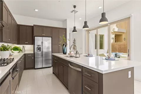 Kitchen - 129 Terrapin, Irvine, CA 92618 photo 6 of 8