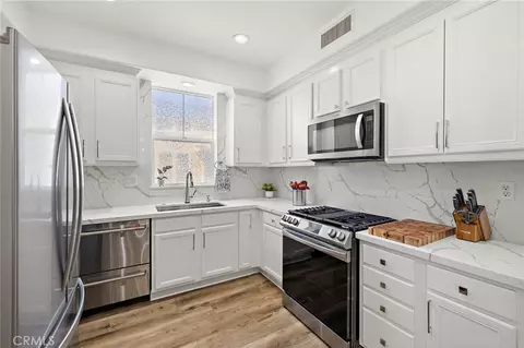 Kitchen - 80 Hinterland, Ladera Ranch, CA 92694 photo 2 of 3