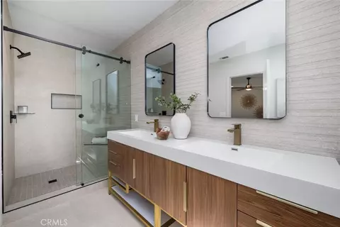 Bath - 3712 Monogram, Long Beach, CA 90808 photo 1 of 3