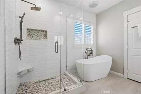 Bath - 8 Sutherland Dr, Ladera Ranch, CA 92694 photo 2 of 6
