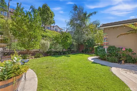 Exterior - 8 Sutherland Dr, Ladera Ranch, CA 92694 photo 7 of 25