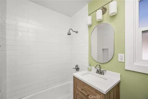 Bath - 2152 N Greenbrier Rd, Long Beach, CA 90815 photo 7 of 7