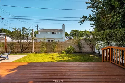 Exterior - 2152 N Greenbrier Rd, Long Beach, CA 90815 photo 4 of 9