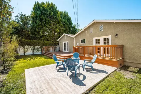 Exterior - 2152 N Greenbrier Rd, Long Beach, CA 90815 photo 1 of 9