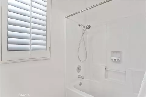 Bath - 2588 Thorman, Tustin, CA 92782 photo 6 of 7