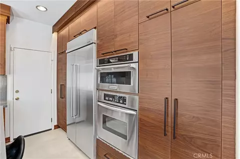 Kitchen - 2588 Thorman, Tustin, CA 92782 photo 3 of 4