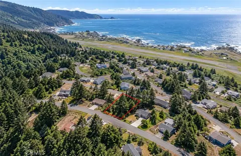105 Shaker, Shelter Cove, CA 95589 photo 2