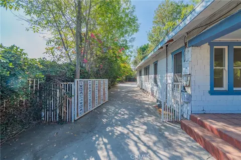 Exterior - 93 N Craig Ave, Pasadena, CA 91107 photo 4 of 7