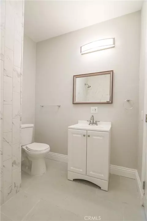 Bath - 328 W 8th St, Long Beach, CA 90813 photo 3 of 3