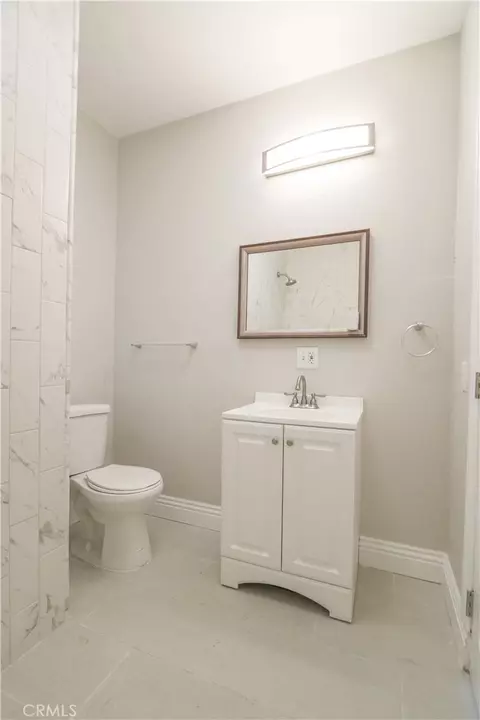 Bath - 328 W 8th St, Long Beach, CA 90813 photo 3 of 3