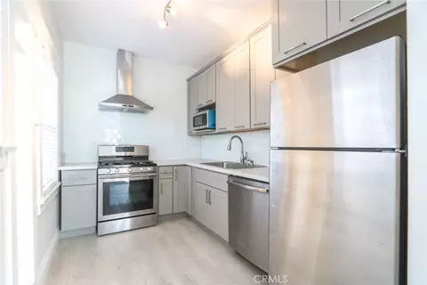 Kitchen - 328 W 8th St, Long Beach, CA 90813 photo 1 of 2