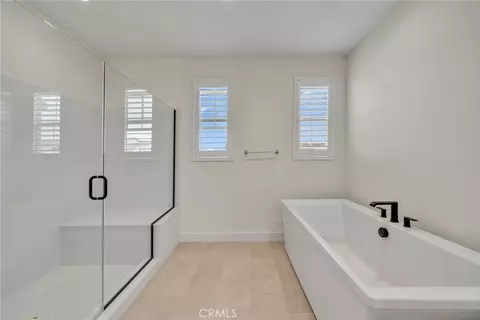 Bath - 366 Baluster, Irvine, CA 92618 photo 1 of 3