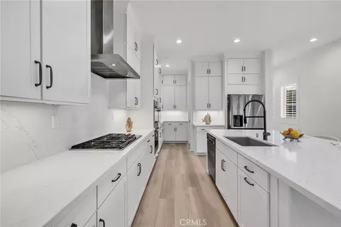 Kitchen - 366 Baluster, Irvine, CA 92618 photo 4 of 6
