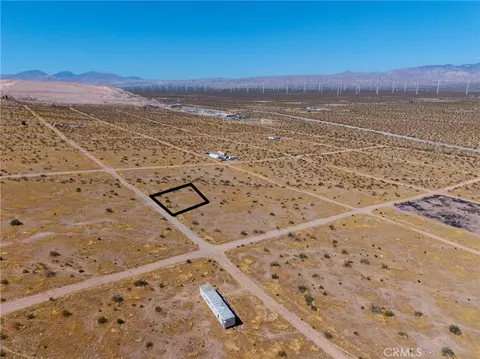 3 Comstock Ave, Mojave, CA 93501 photo 2