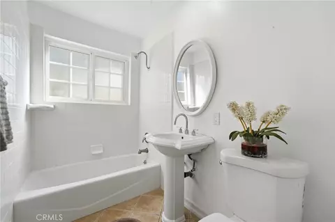 Bath - 1688 N Shaffer, Orange, CA 92867 photo 5 of 5