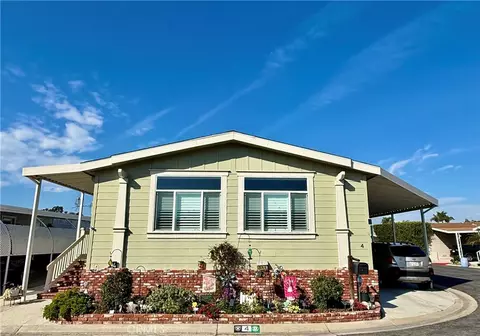 18601 Newland St #4, Huntington Beach, CA 92646