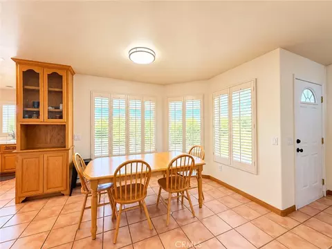 Dining - 18220 Bowie, Tehachapi, CA 93561 photo 1 of 1