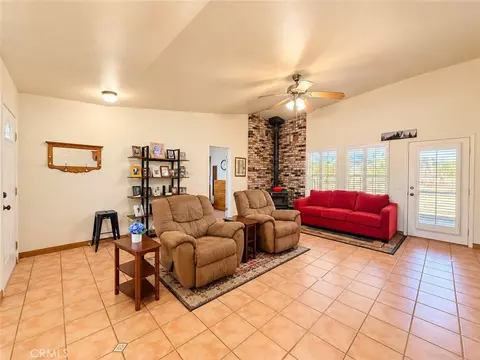 Living - 18220 Bowie, Tehachapi, CA 93561 photo 3 of 5