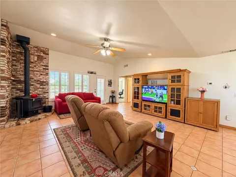 Living - 18220 Bowie, Tehachapi, CA 93561 photo 1 of 5