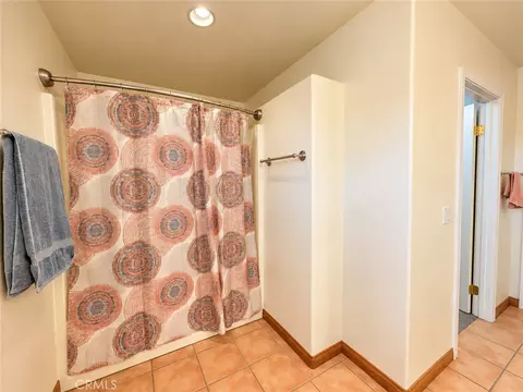 Bath - 18220 Bowie, Tehachapi, CA 93561 photo 3 of 4
