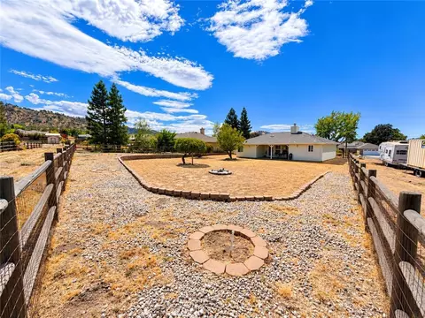 Exterior - 18220 Bowie, Tehachapi, CA 93561 photo 8 of 10