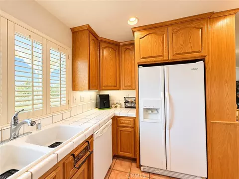 Kitchen - 18220 Bowie, Tehachapi, CA 93561 photo 3 of 3