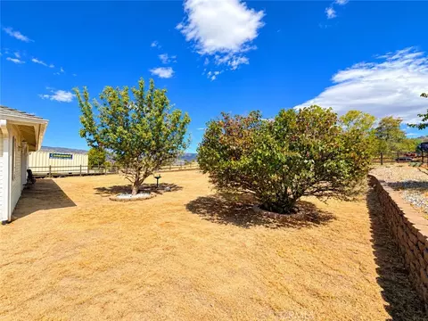 Exterior - 18220 Bowie, Tehachapi, CA 93561 photo 5 of 10