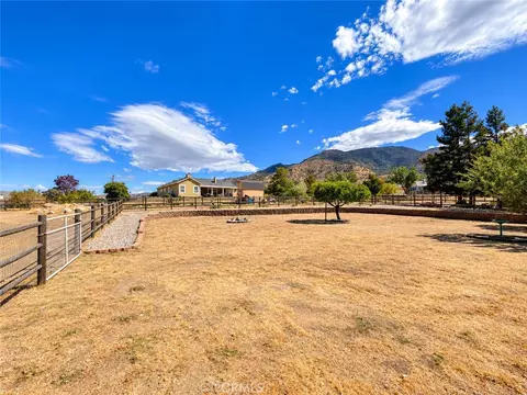 Exterior - 18220 Bowie, Tehachapi, CA 93561 photo 9 of 10
