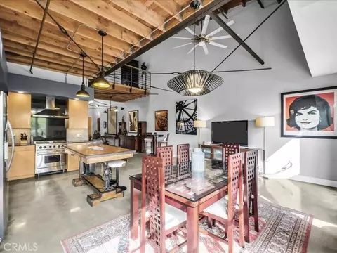 Dining - 1100 E 3rd #204, Long Beach, CA 90802 photo 2 of 3