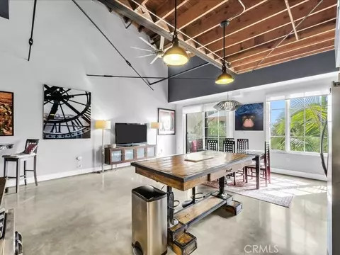 Dining - 1100 E 3rd #204, Long Beach, CA 90802 photo 3 of 3