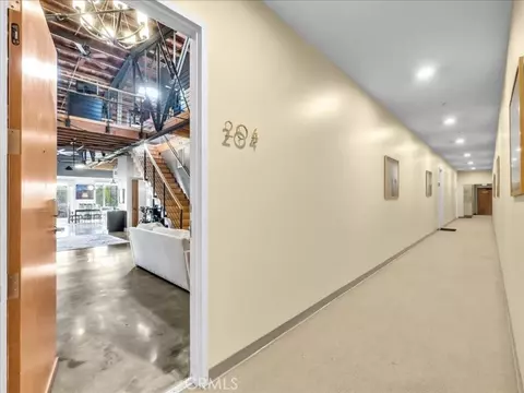 Entry Way - 1100 E 3rd #204, Long Beach, CA 90802 photo 2 of 3