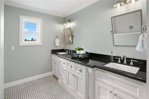 Bath - 2973 Java Rd, Costa Mesa, CA 92626 photo 4 of 7