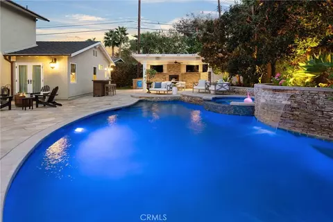 Exterior - 2973 Java Rd, Costa Mesa, CA 92626 photo 4 of 12