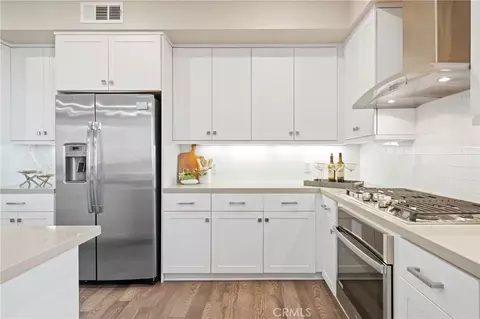 Kitchen - 127 Bowery, Irvine, CA 92612 photo 1 of 2