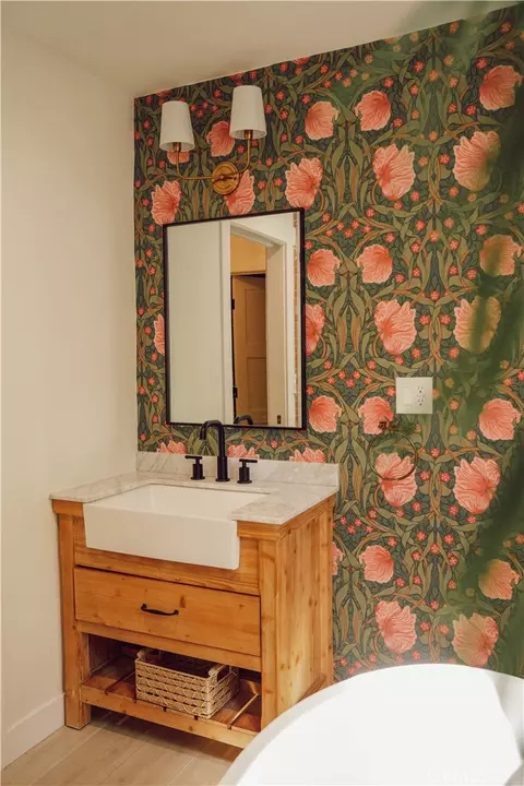 Bath - 1130 Drake Rd, Arcadia, CA 91007 photo 4 of 6