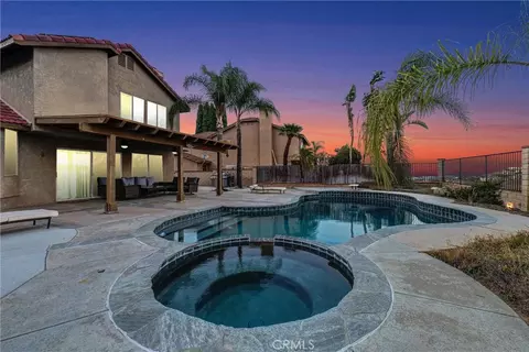 Exterior - 17102 Whispering Brk, Riverside, CA 92503 photo 17 of 24