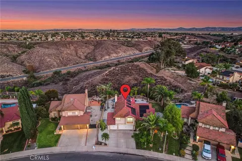 View/Area - 17102 Whispering Brk, Riverside, CA 92503 photo 3 of 6