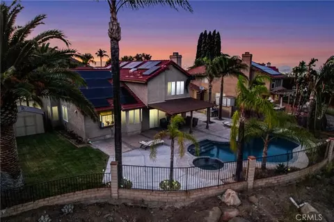 View/Area - 17102 Whispering Brk, Riverside, CA 92503 photo 2 of 6