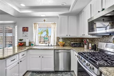 Kitchen - 17102 Whispering Brk, Riverside, CA 92503 photo 4 of 4