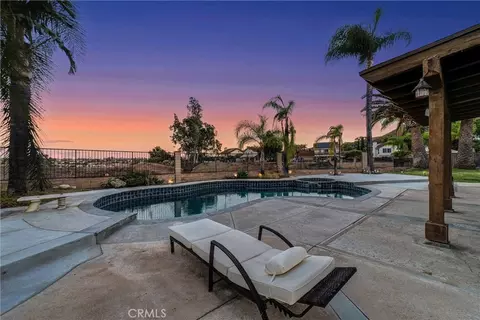Exterior - 17102 Whispering Brk, Riverside, CA 92503 photo 18 of 24
