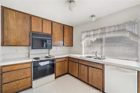 Kitchen - 4862 Redbluff Cir, Irvine, CA 92604 photo 3 of 3