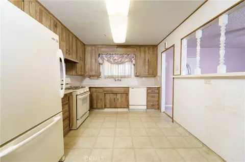 Kitchen - 6285 E Metz, Long Beach, CA 90808 photo 3 of 3