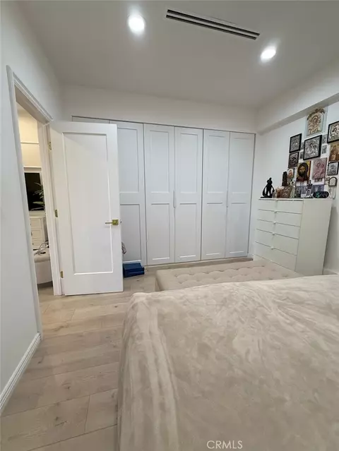 Bedroom - 28491 Nicholas Cir, Saugus, CA 91350 photo 5 of 6