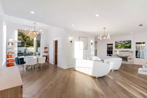 Living - 28491 Nicholas Cir, Saugus, CA 91350 photo 6 of 7