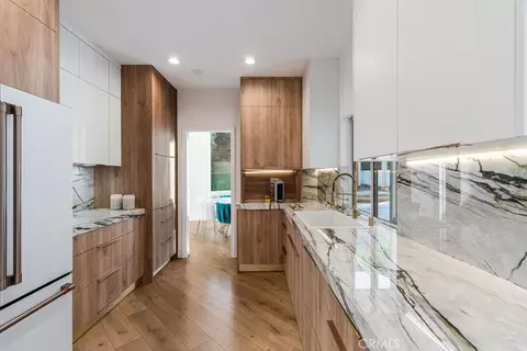 Kitchen - 28491 Nicholas Cir, Saugus, CA 91350 photo 3 of 7
